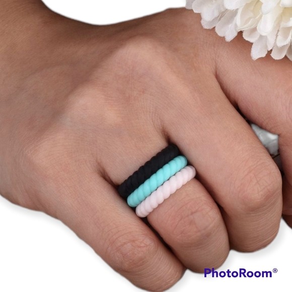 Silicone Rings, Lot of 8, Size 8.5-9 - Picture 2 of 4